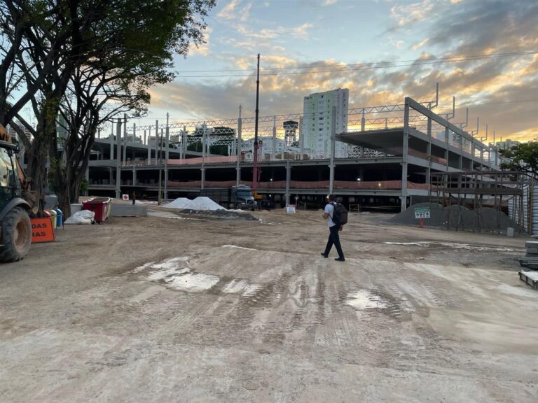 Ferreira Costa Barris | Rótula Metalúrgica