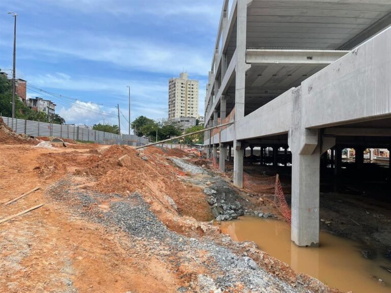 Ferreira Costa Barris | Rótula Metalúrgica